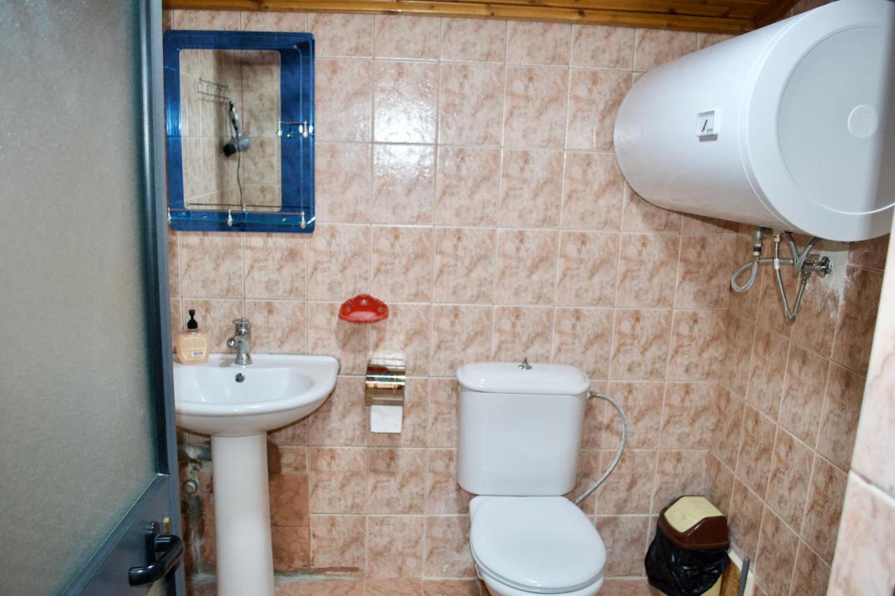 Me & You Hostel Tirana Kültér fotó