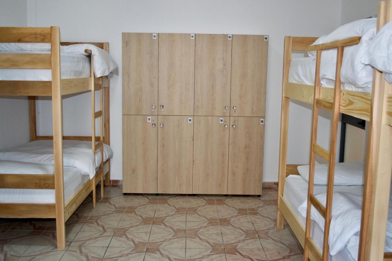 Me & You Hostel Tirana Kültér fotó