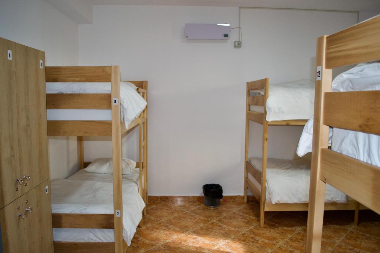 Me & You Hostel Tirana Kültér fotó